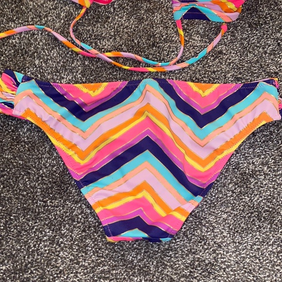 Victoria’s Secret lightly push up bathing suit - Picture 6 of 7